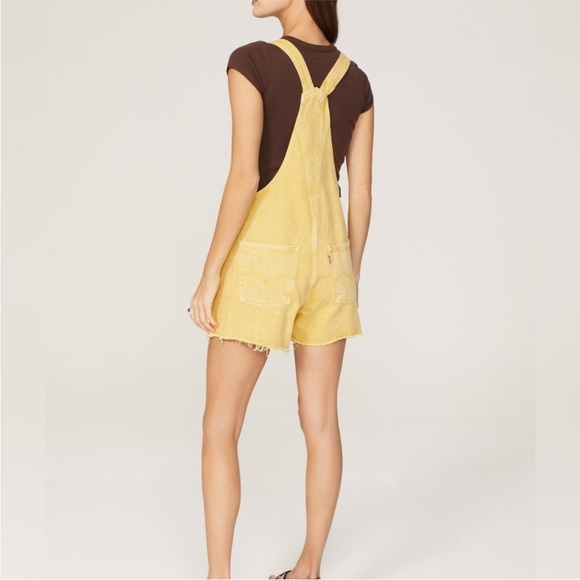 Levi’s Women’s Yellow Denim Short Overalls - Picture 3 of 5